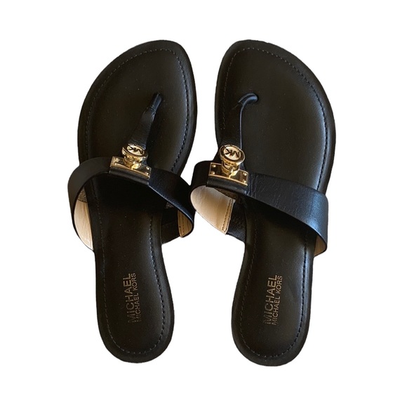❓MICHAEL KORS Black Leather Hamilton Gold Locket Sandals, size 6 - Picture 1 of 5